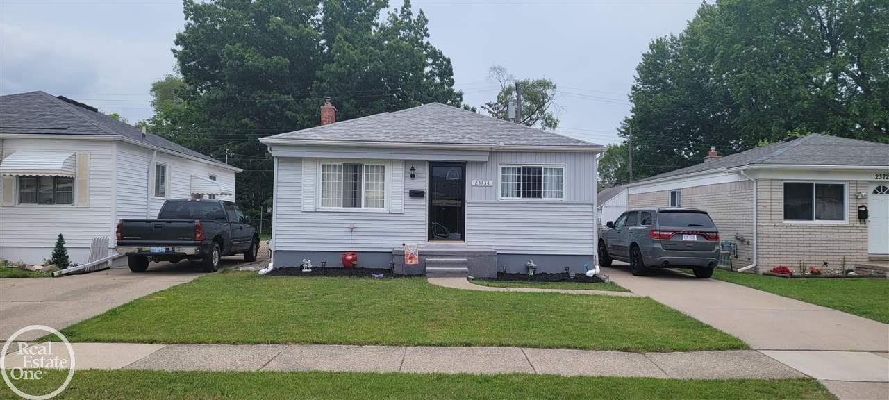 23734 Tuscany, Eastpointe, MI 48021-1823
