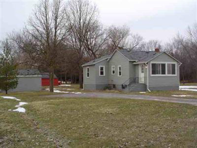 10718 Center Rd, Grand Blanc, MI 48439-1033