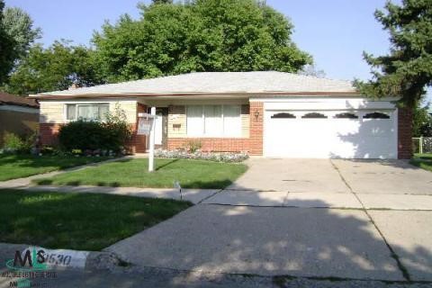 30530 Eiffel Ave, Warren, MI 48088-6820