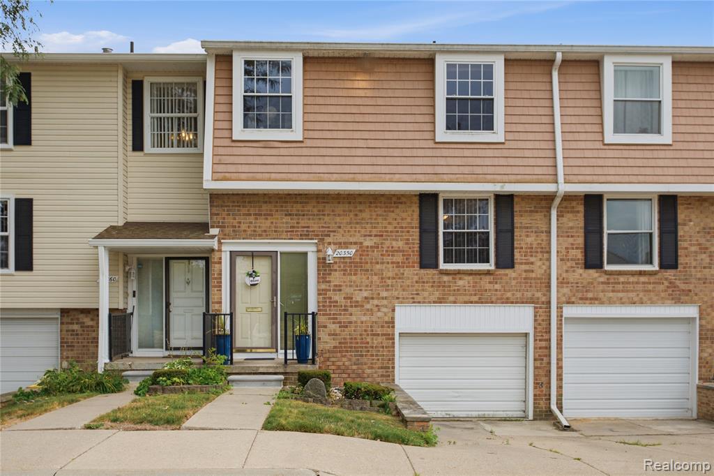 20350 Weybridge Street, Clinton Twp, MI 48036-2455