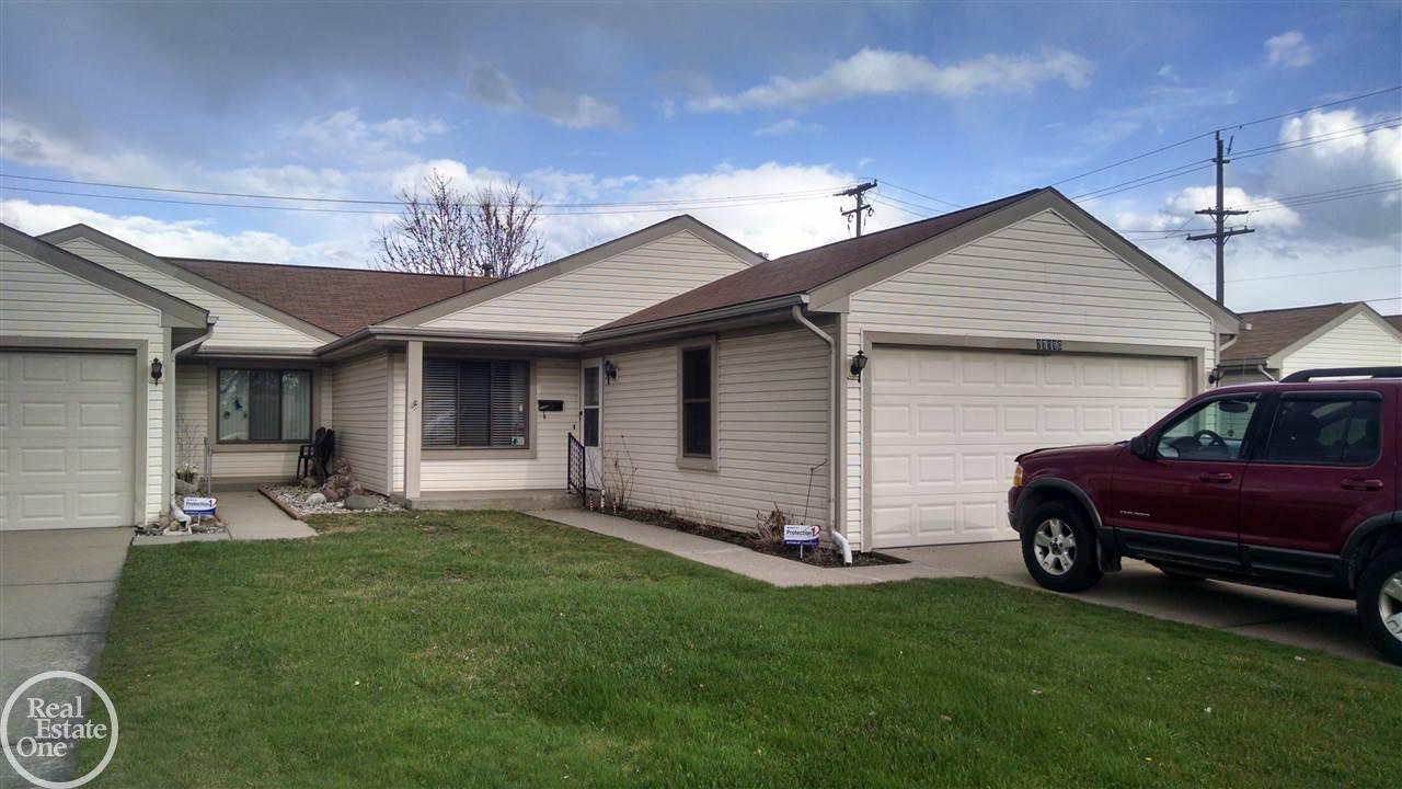 27390 Kaufman St, Roseville, MI 48066-3095