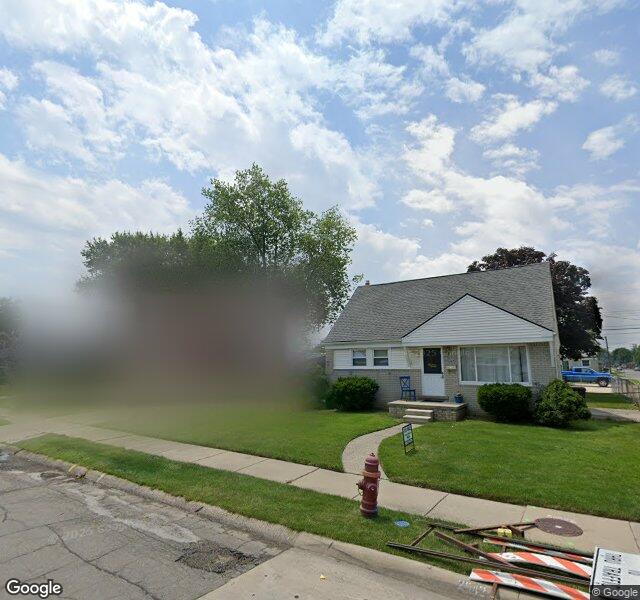 25424 Waldorf St, Roseville, MI 48066-5738