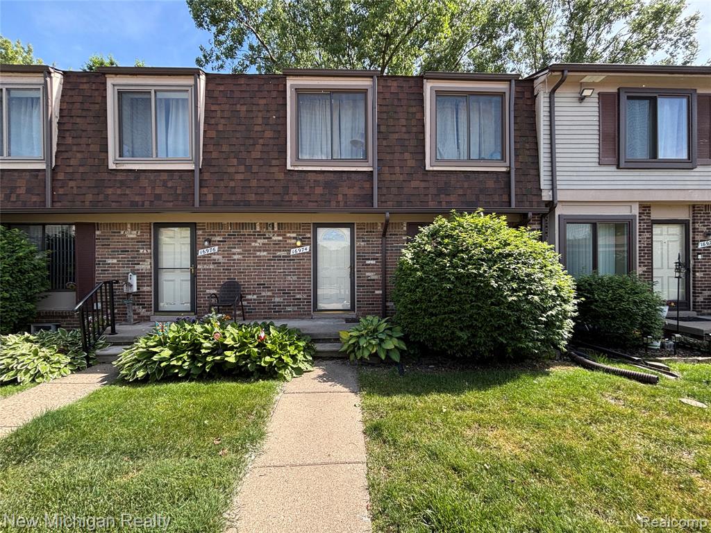 16974 Kingsbrooke Dr, Clinton Twp., MI 48038-3718