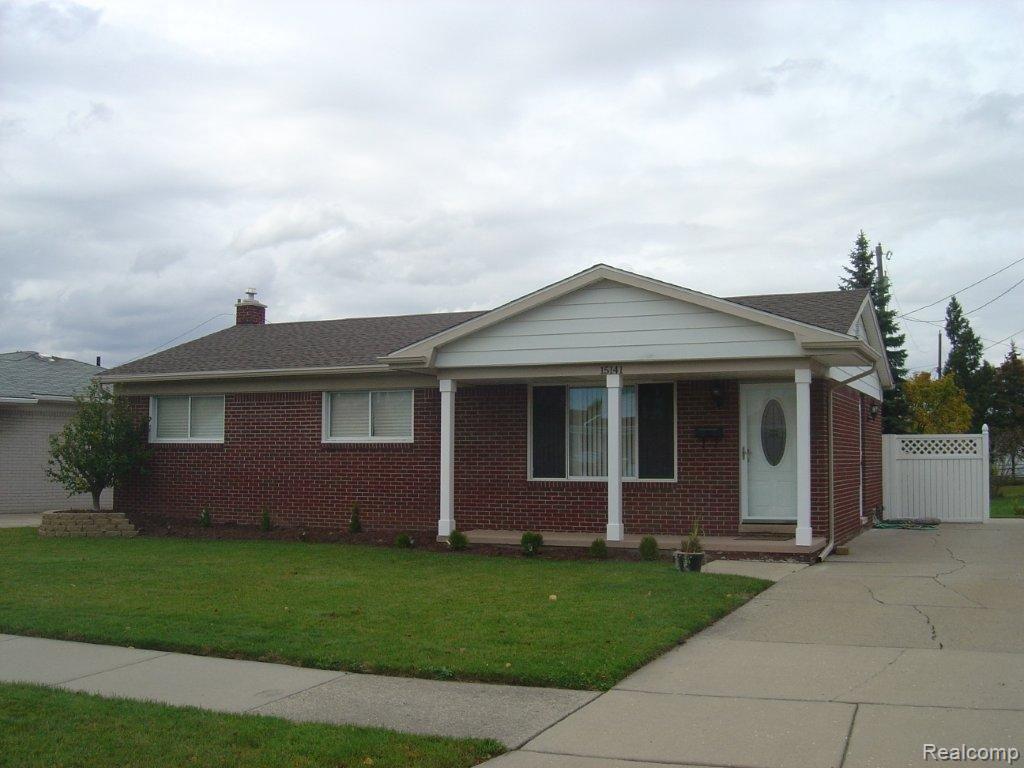 15141 Elderwood Drive, Warren, MI 48088-3315
