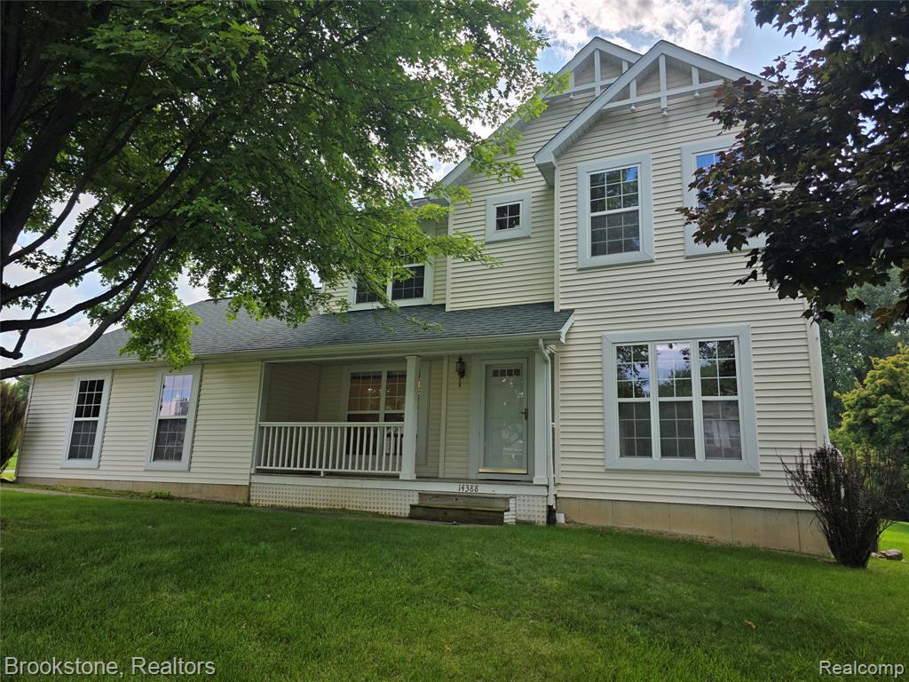 14388 Oak Leaf Trl, Linden, MI 48451-8635