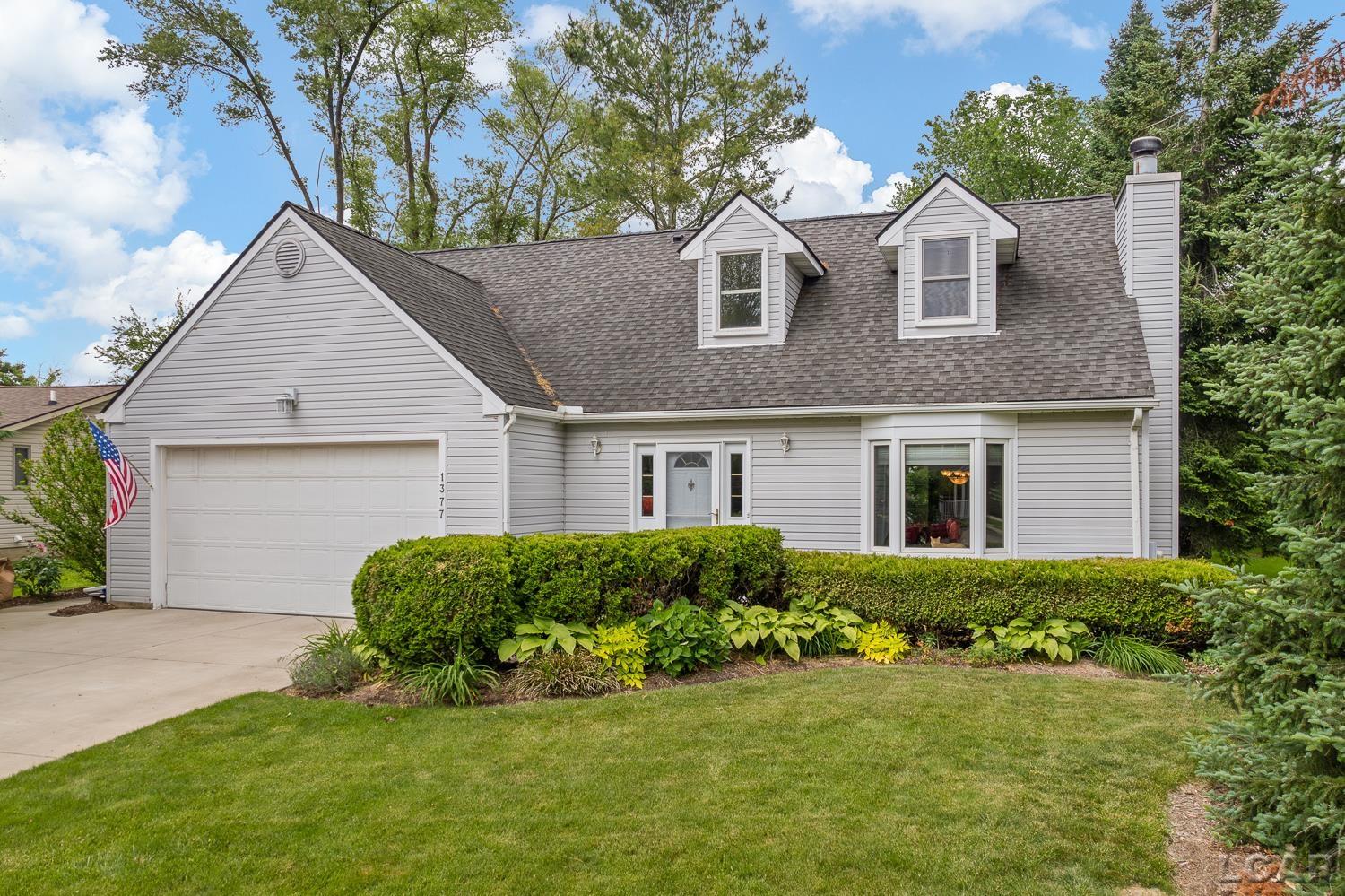 1377 Maple Ave, Monroe, MI 48162-3006
