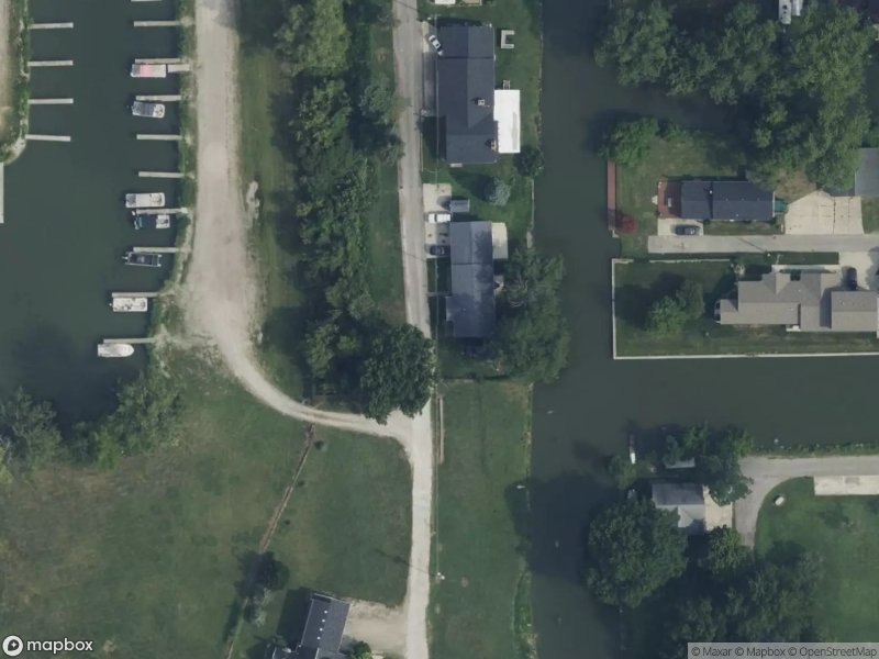 10156 Grand Blvd, Luna Pier, MI 48157-9772