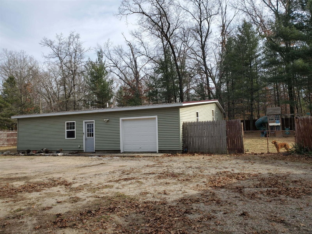 7975 Paepke Rd, Howard City, MI 49329-9573