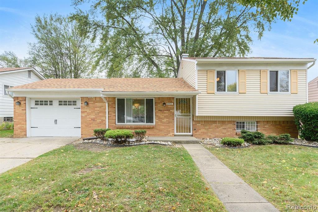 3742 Gloucester St, Flint, MI 48503-4538