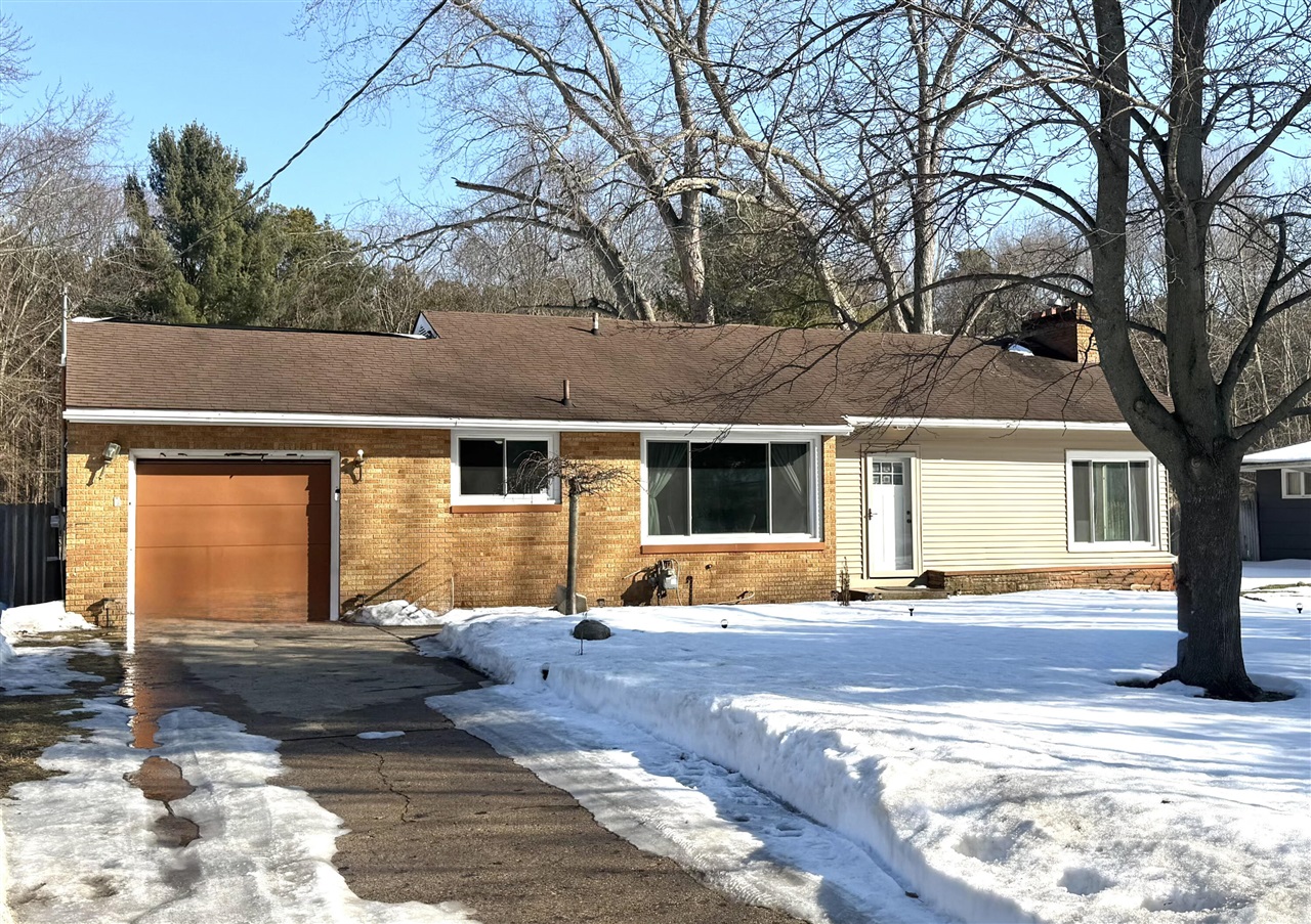 4300 Lake Harbor Rd, Norton Shores, MI 49441-4542