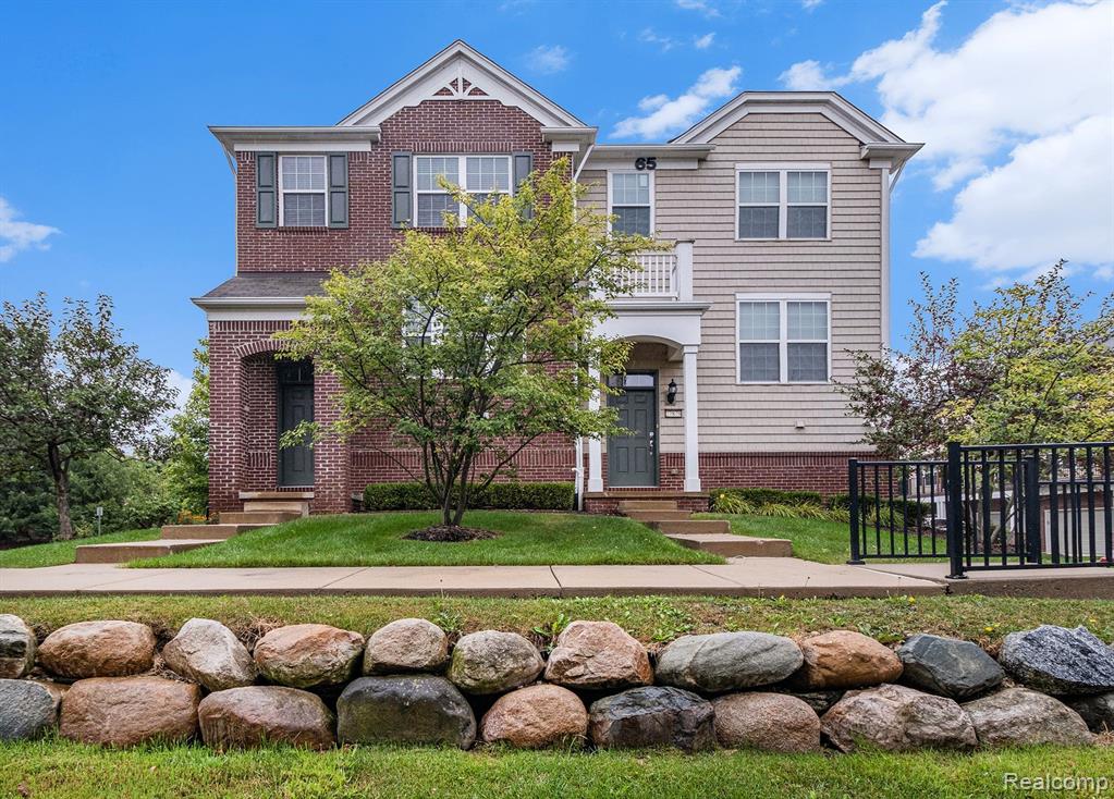 27877 Floyd Lane, Novi, MI 48377-2582