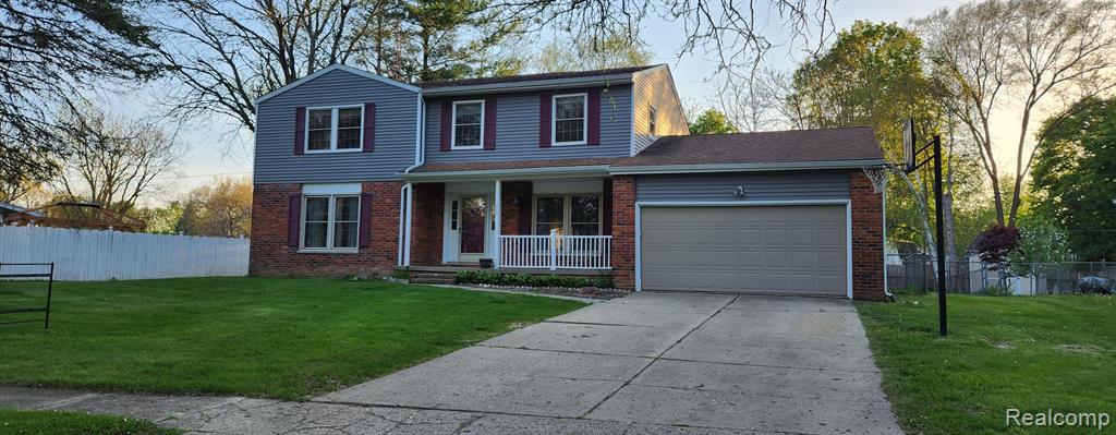 207 Bellewood Dr, Flushing, MI 48433-1841