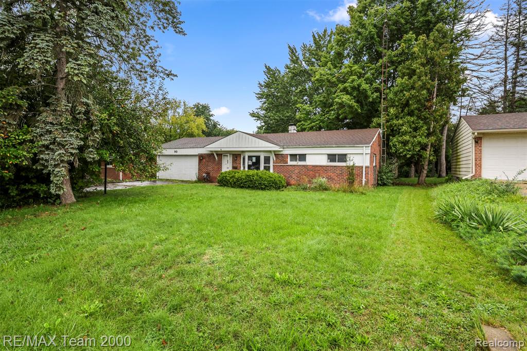 90 Lorberta Ln, Waterford, MI 48328-3039