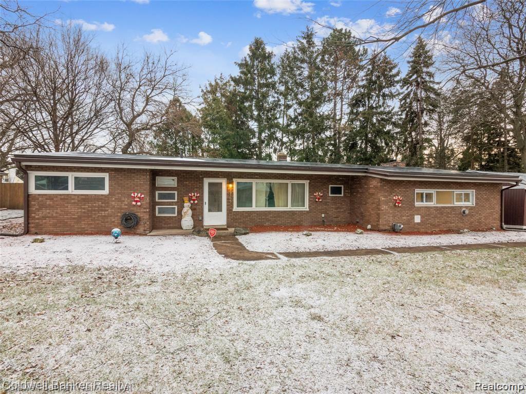 19705 Coral Gables St, Southfield, MI 48076-4465