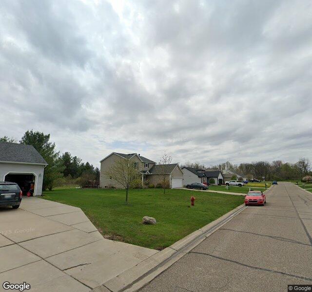 1462 Manistee Dr, Grand Blanc, MI 48439-2505