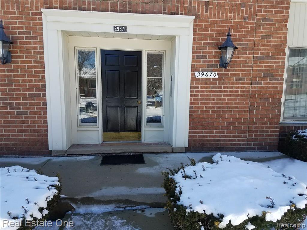 29670 Middlebelt Rd Unit 2201, Farmington Hills, MI 48334-2365