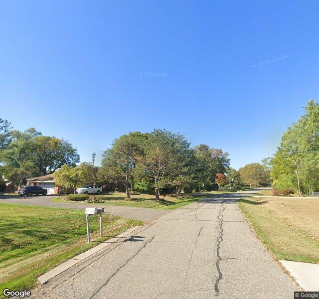 27380 Rainbow Circle, Lathrup Village, MI 48076