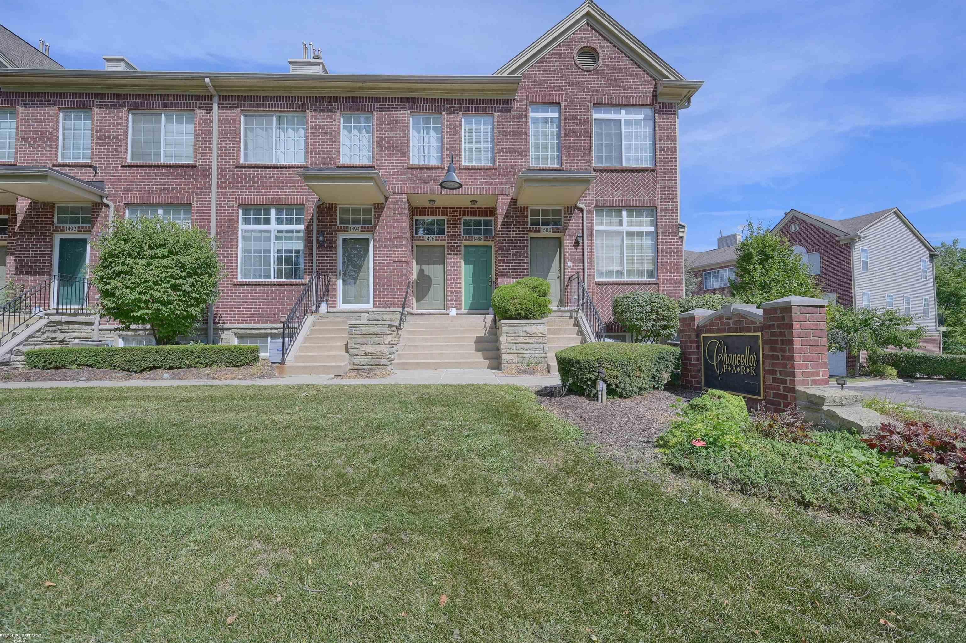 1498 Crimson Way Unit 2, Walled Lake, MI 48390-2149