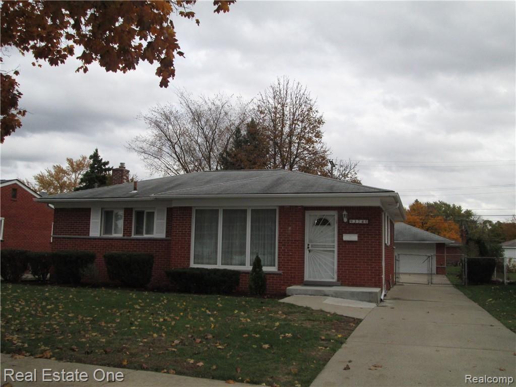 9374 River Bend Dr, Evart, MI 49631