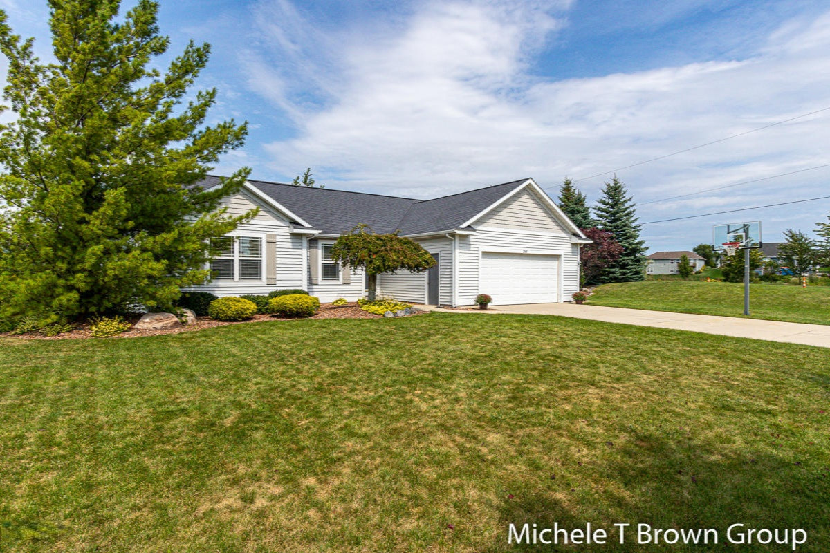 7147 Jasper Dr, Hudsonville, MI 49426-8201