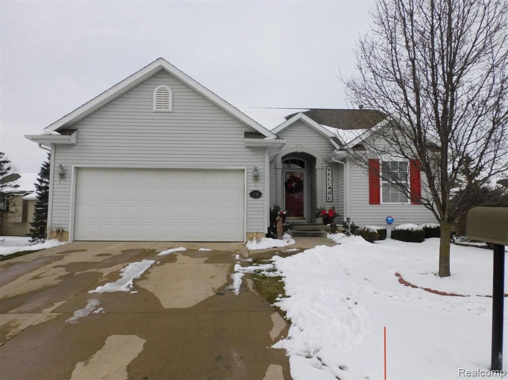 1130 Creekside Ct, Burton, MI 48509-1460