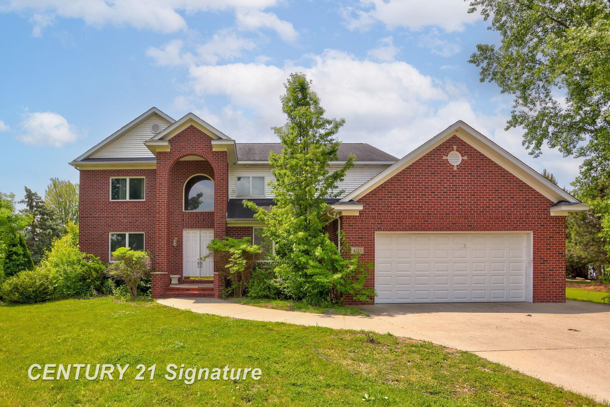 4171 Carmel Dr, Saginaw, MI 48603