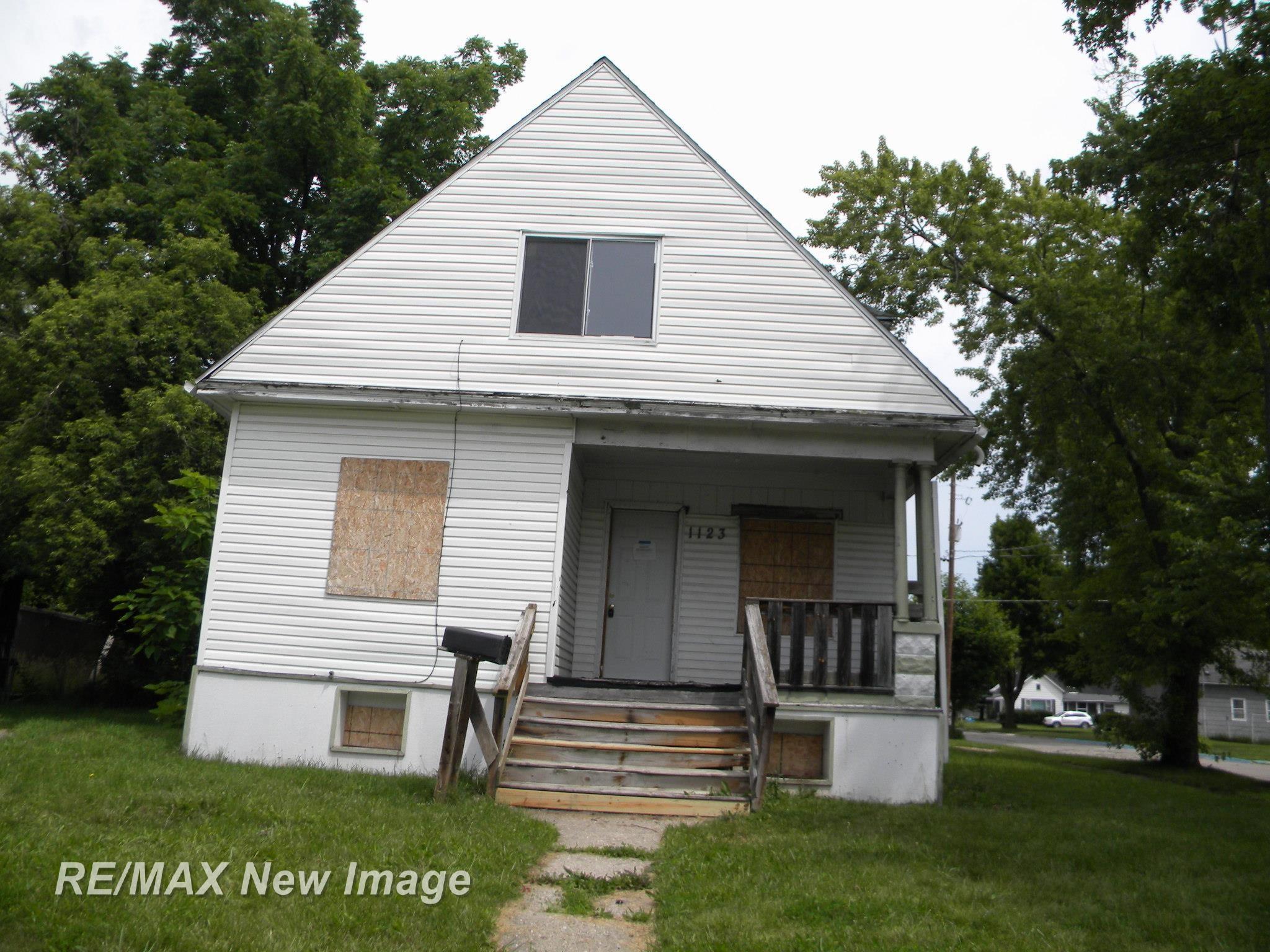 1123 Randolph St, Saginaw, MI 48601