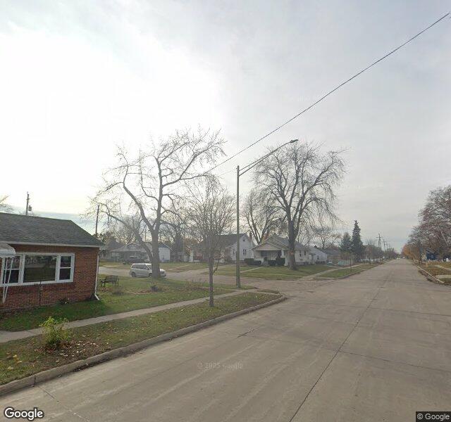 1033 Beard St, Port Huron, MI 48060-6555