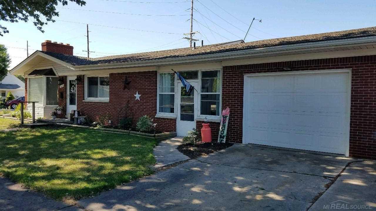 1225 22nd Street, Port Huron, MI 48060-4930