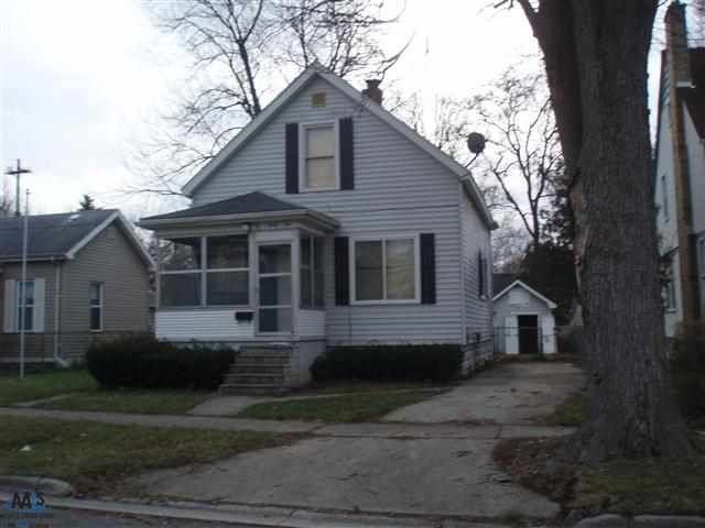 545 Westminister St, Marine City, MI 48039-3496