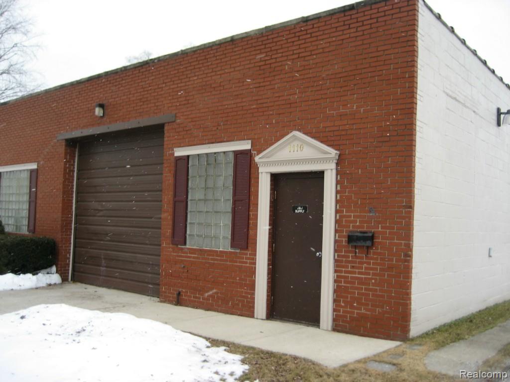 1111 McKinley Rd, Flushing, MI 48433-9450