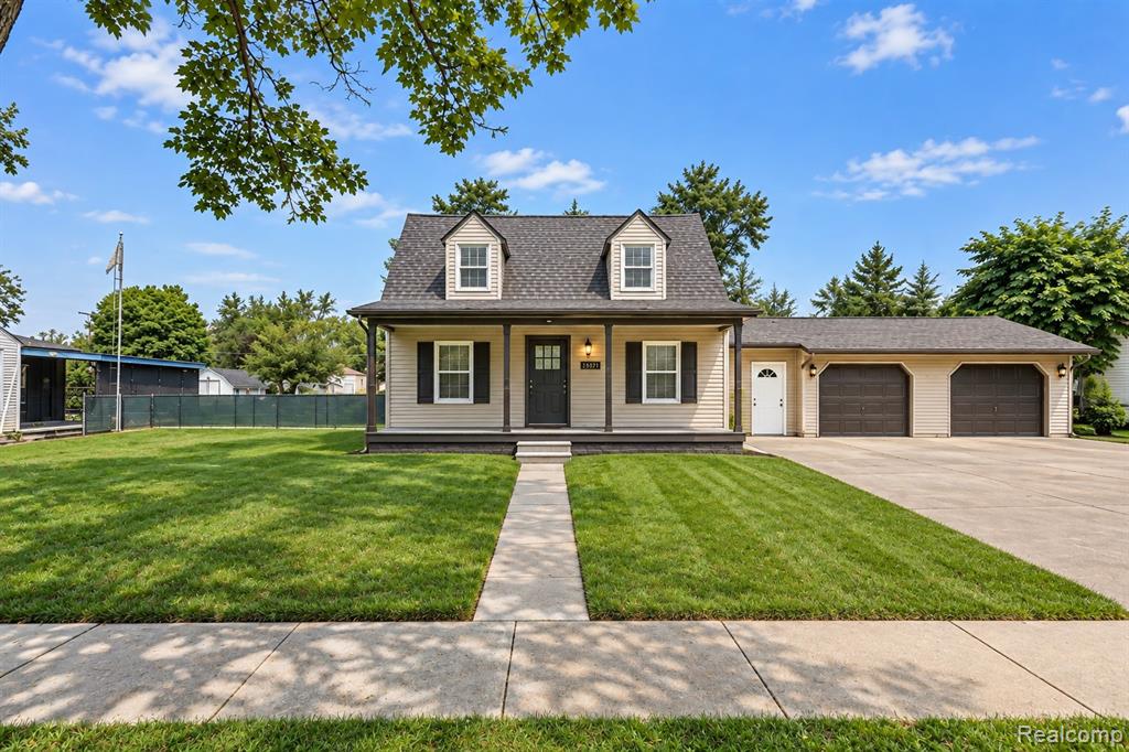 25974 Powers Ave, Dearborn Heights, MI 48125-1427