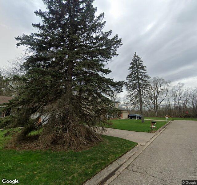 5395 Dorchester Dr, Flushing, MI 48433-2402