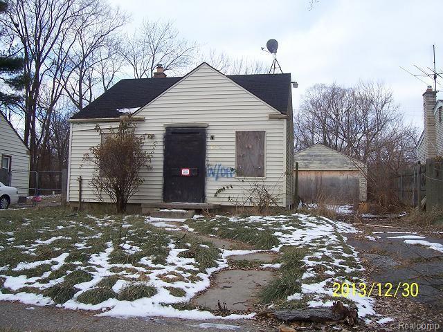 8235 Woodbine St, Dearborn Heights, MI 48127-1351