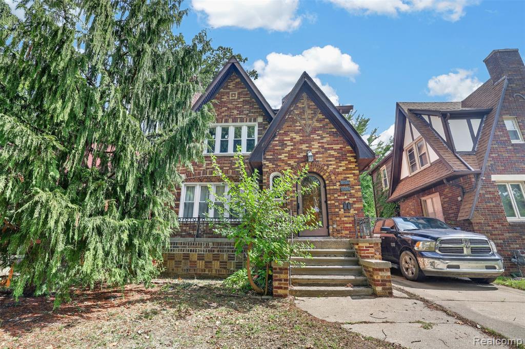 5572 Kensington Avenue, Detroit, MI 48224-2624