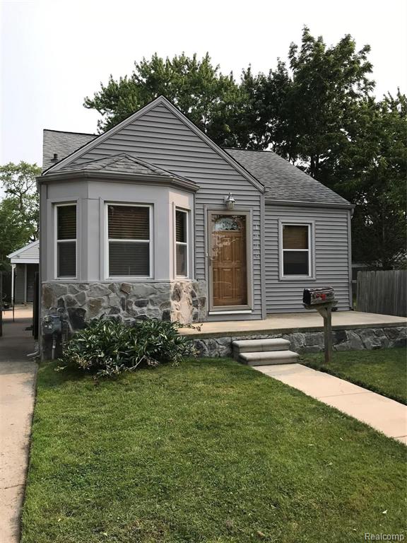 1779 Dee St, Wyandotte, MI 48192-5407