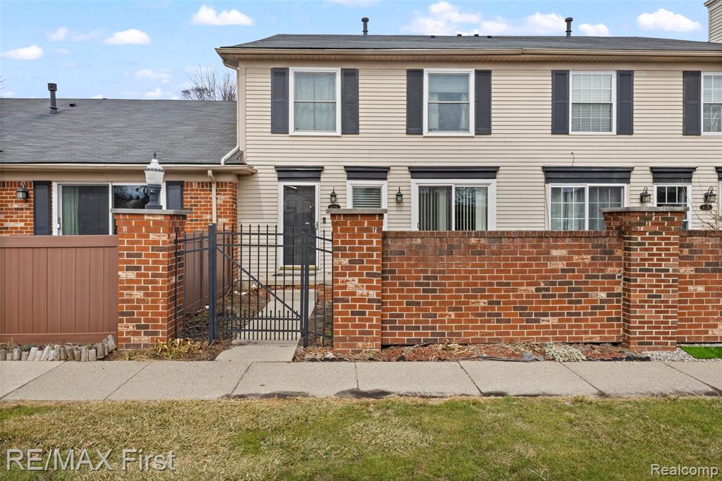 41128 Northwind Dr Unit 28, Canton, MI 48188-1313
