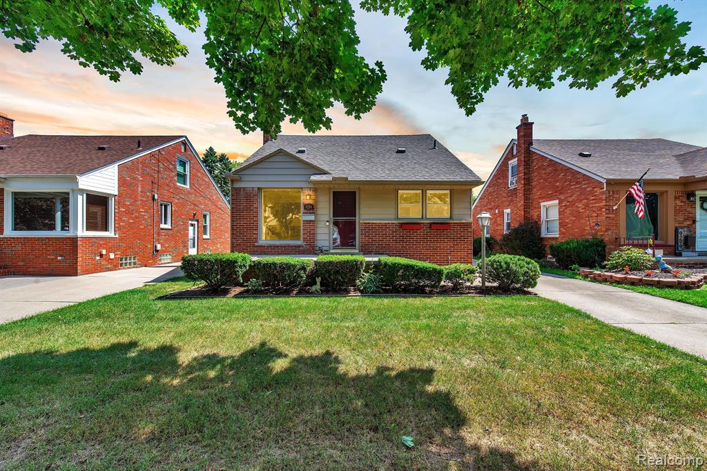 9289 Niver Ave, Allen Park, MI 48101-1541