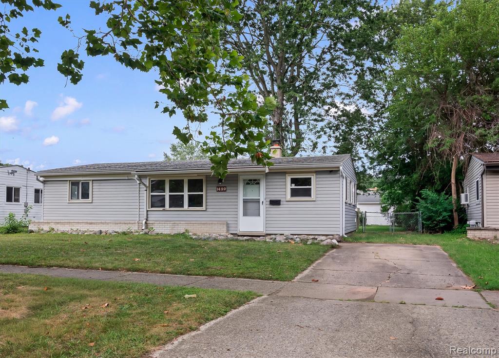 1420 S Carlson St, Westland, MI 48186-4007