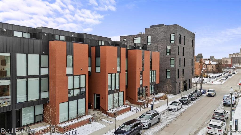 228 Edmund Place Unit 2, Detroit, MI 48201-3198