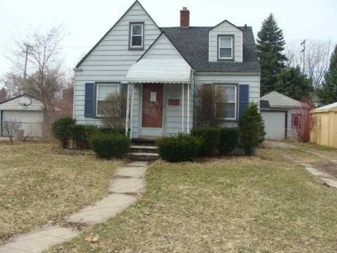 17173 Centralia, Redford, MI 48240-2224